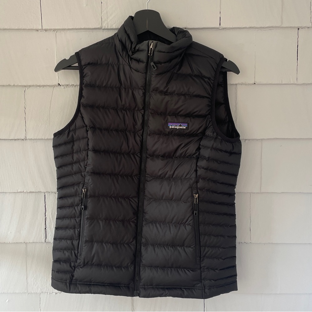Patagonia women’s down vest